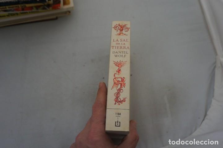 Libros: AR16C/ LA SAL DE LA TIERRA - DANIEL WOLF / DEBOLSILLO - Foto 2
