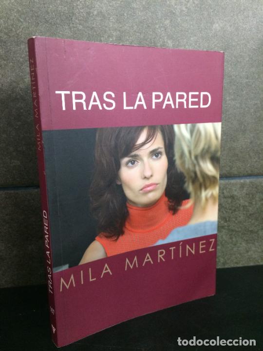 Libros: Tras la pared (Salir del armario). Mila Mart&iacute;nez. - Foto 1