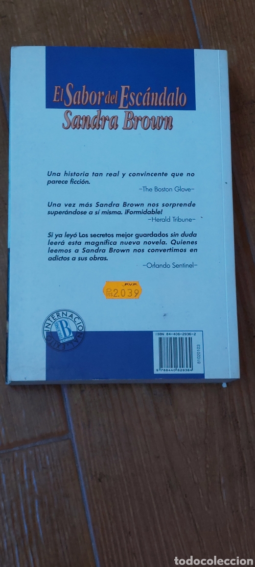 Libros: Libro El sabor del esc&aacute;ndalo -Sandra Brown- (Lote A) - Foto 2