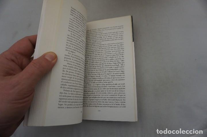 Libros: AR8D/ VENDETTA - MICHAEL DIBDIN / VERSAL EDITOR - Foto 4