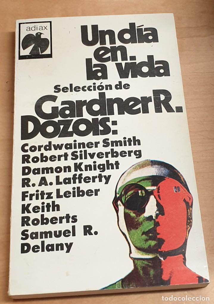 Libros: Un d&iacute;a en la vida - VV.AA. - Foto 1