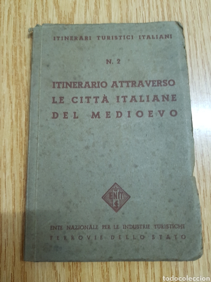 Libros: Itinerario Attraverso le citta italiane del medioevo (L1)