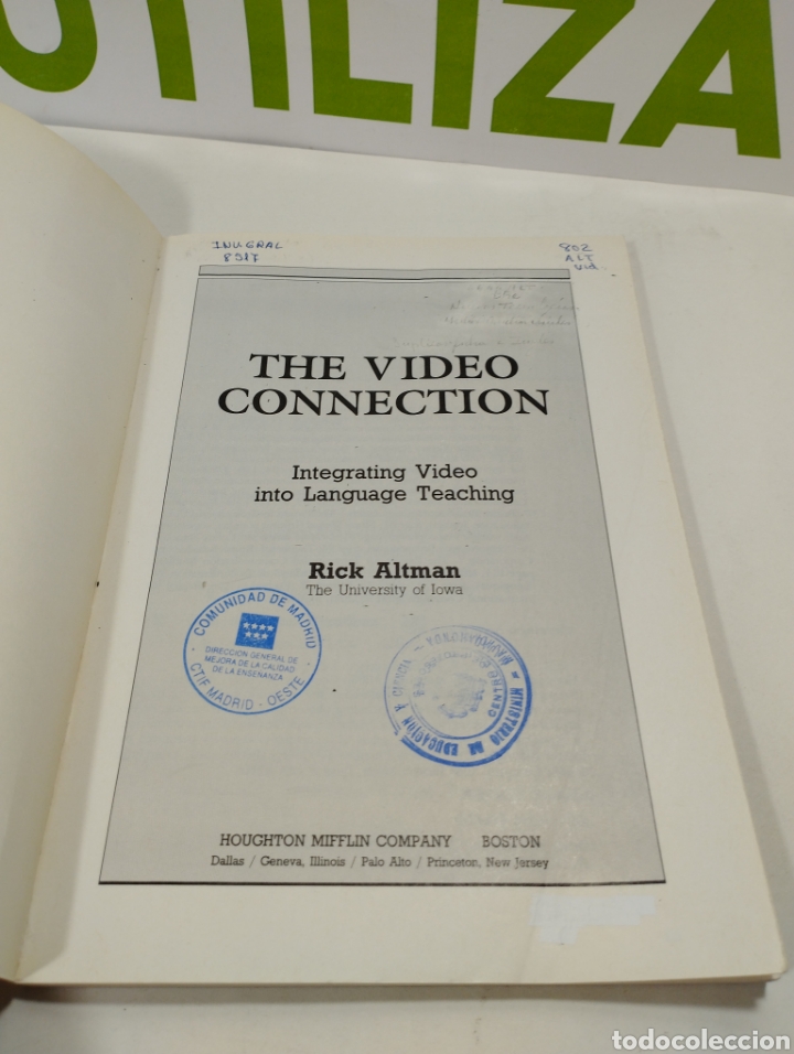 Libros: The video connection. Integrating video into language teaching. Rick Altman. - Foto 2