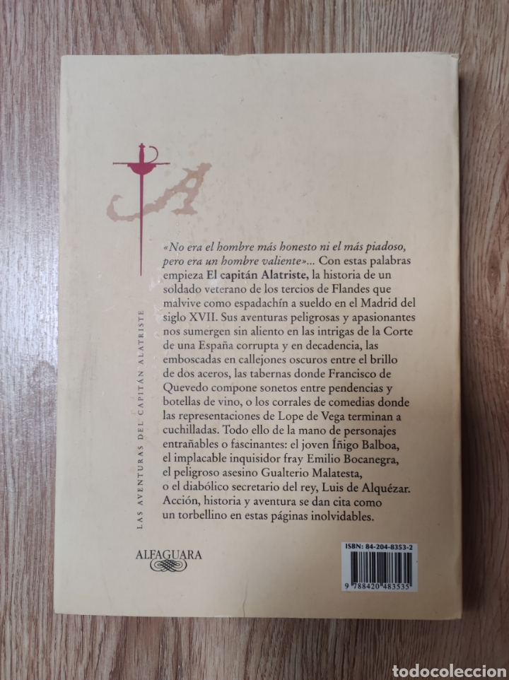 Libros: El capit&aacute;n alatriste. Arturo y Carlota P&eacute;rez Reverte. - Foto 2