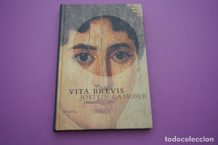 Libri di seconda mano: AMF-10C/ VITA BREVIS - LA CARTA DE FLORIA EMILIA A AURELIO AGUSTIN - JOSTEIN CAARDER / SIRUELA EDITO
