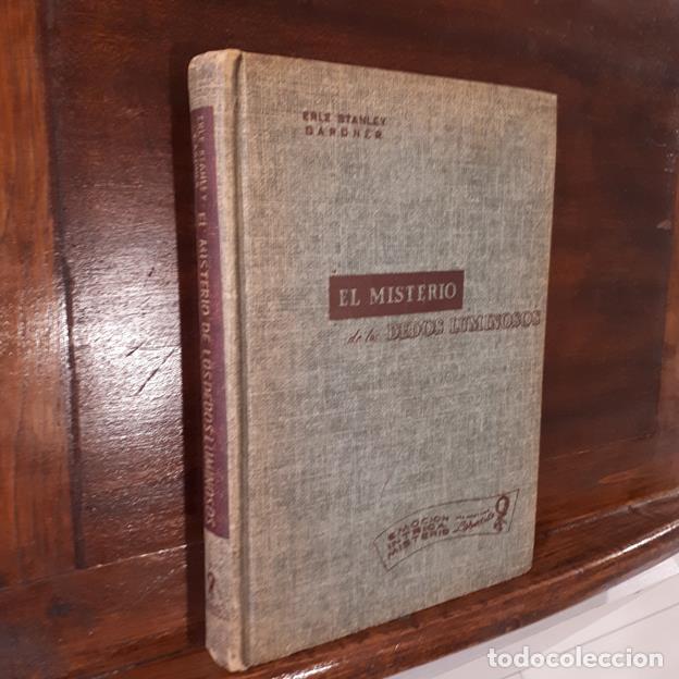 Libri di seconda mano: El misterio de los dedos luminosos