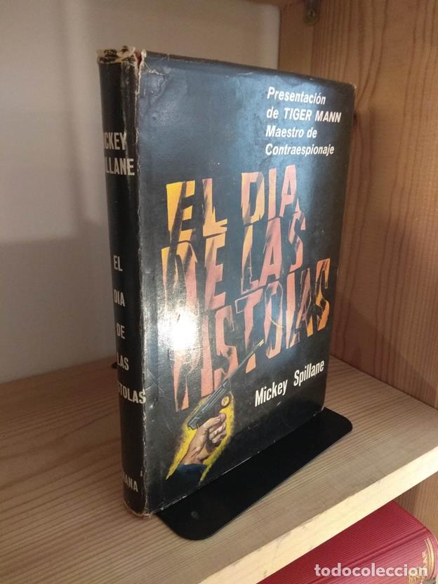 Libros: El dia de las pistolas - Foto 1
