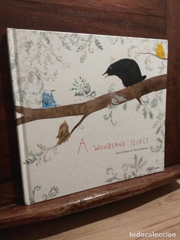 Libros: A woodland secret - Foto 1