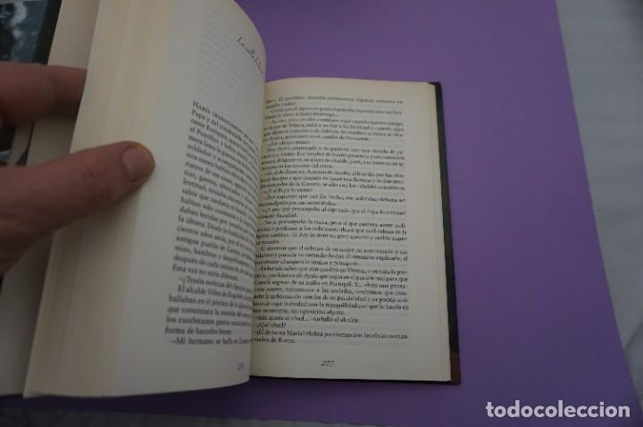 Libros: 10F/ A LA SOMBRA DEL TEMPLO - TOTI MARTINEZ DE LEZEA / CIRCULO DE LECTORES - Foto 3
