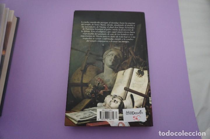 Libros: 10F/ A LA SOMBRA DEL TEMPLO - TOTI MARTINEZ DE LEZEA / CIRCULO DE LECTORES - Foto 5
