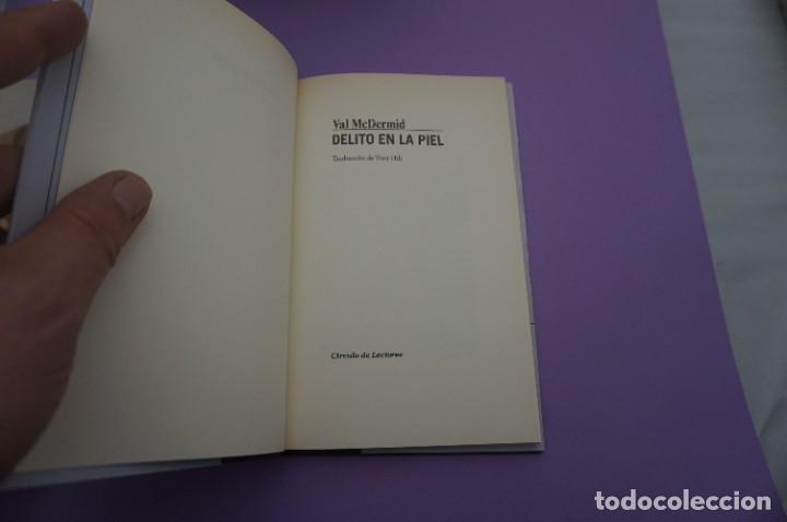 Libros: 10F/ DELITO EN LA PIEL - VAL MCDERMID / CIRCULO DE LECTORES - Foto 2
