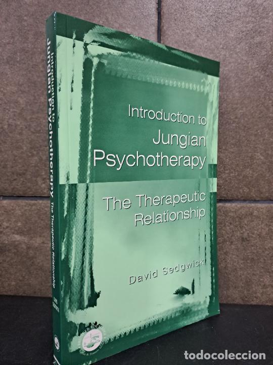 Livros em segunda m&atilde;o: Introduction to Jungian Psychotherapy: The Therapeutic Relationship.Sedgwick, David