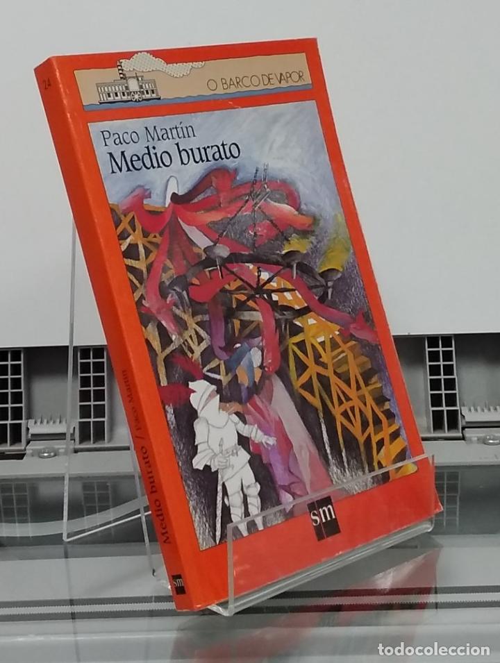Libros: Medio burato (en gallego) - Paco Mart&iacute;n - Foto 1
