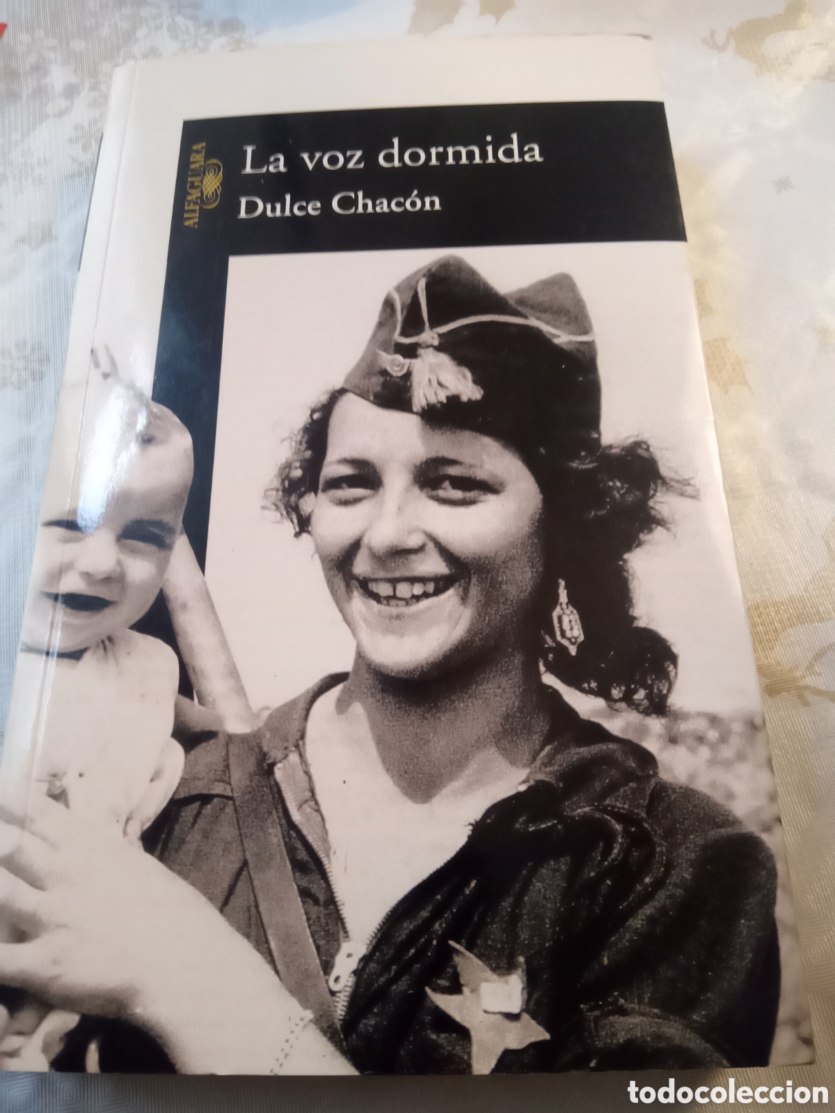 Libros: La hoz dormida. Dulce Chacon - Foto 1