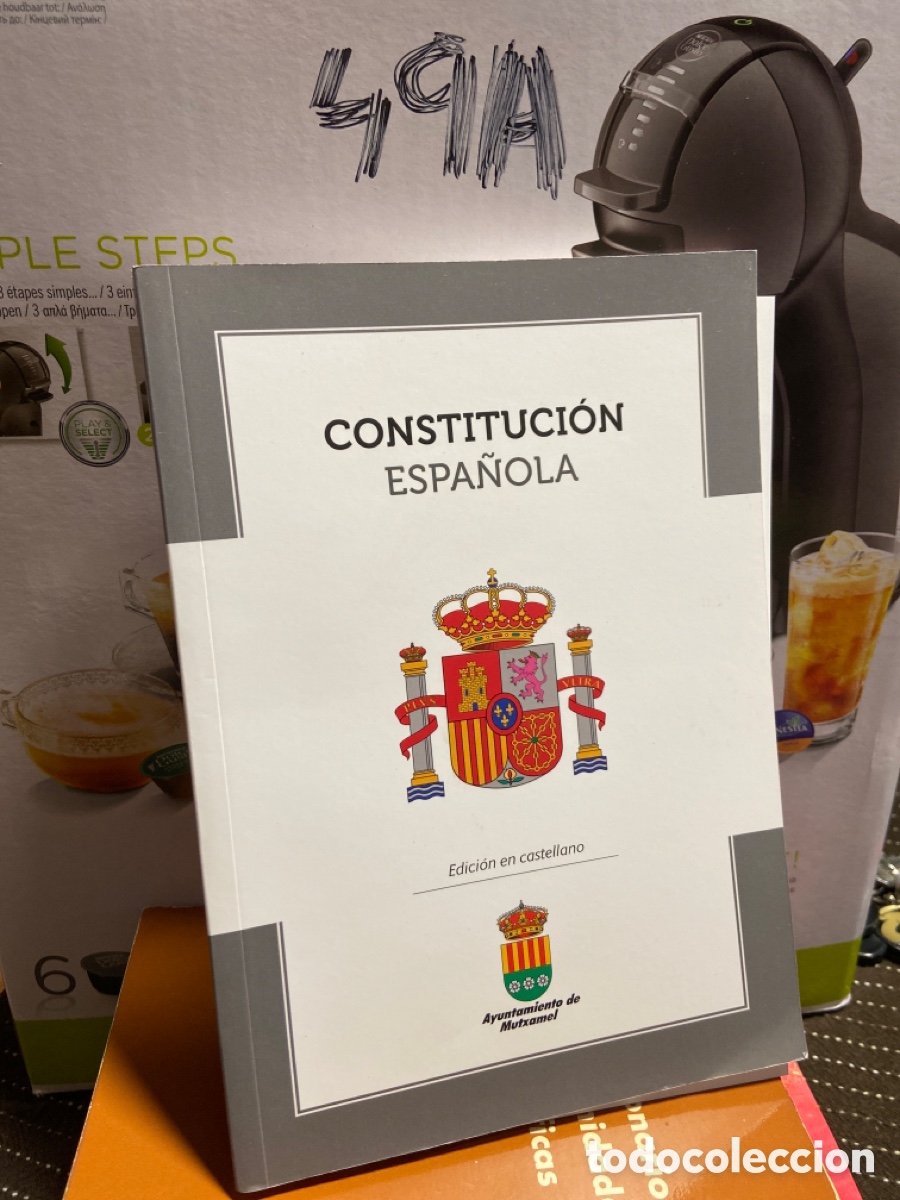 B&uuml;cher: 49A contitucion espa&ntilde;ola - en castellano y valenciano - ajuntament de murxamel