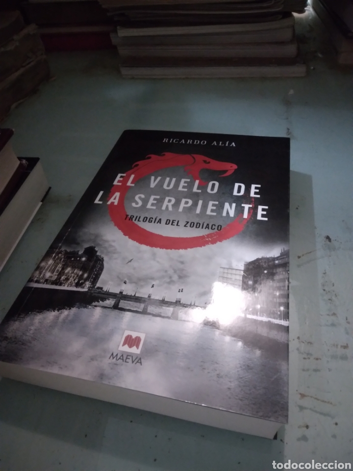 Libros: Ricardo Alia, El vuelo de la serpiente,Maeva - Foto 1