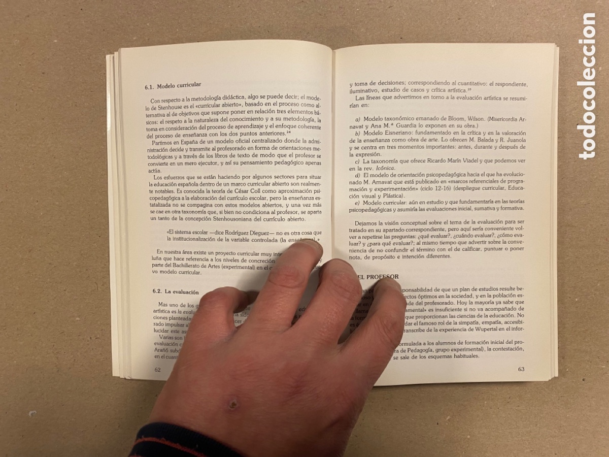 Libros: &iquest;QU&Eacute; ES LA EDUCACI&Oacute;N ART&Iacute;STICA? VV.AA. (COORD.). SENDAI EDICIONES 1991. - Foto 4