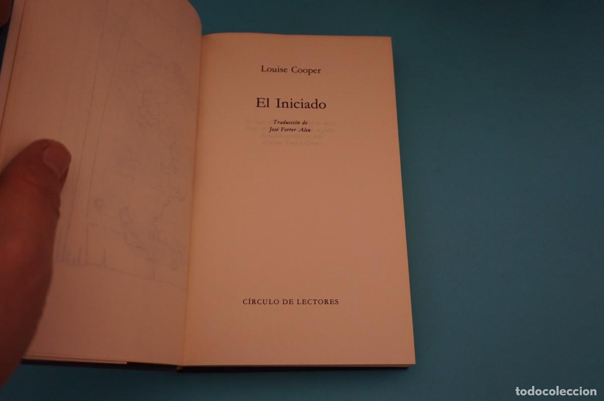 Libros: AR16CD/ EL INICIADO - LOUISE COOPER / CIRCULO DE LECTORES - Foto 2