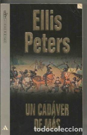 Libri di seconda mano: Un cad&aacute;ver de m&aacute;s
