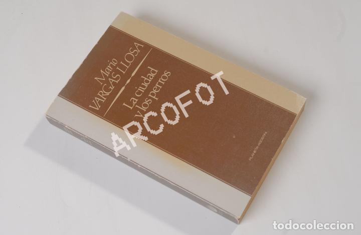 Libros: LA CIUDAD Y LOS PERROS - MARIO VARGAS LLOSA - 1985 - Foto 2
