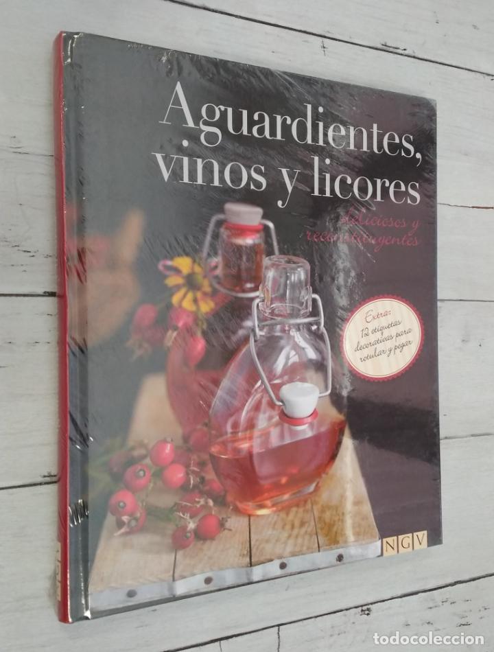 Livros em segunda m&atilde;o: (NUEVO) Aguardientes, vinos y licores. Deliciosos y reconstituyentes. Extra: 12 etiquetas decorativa