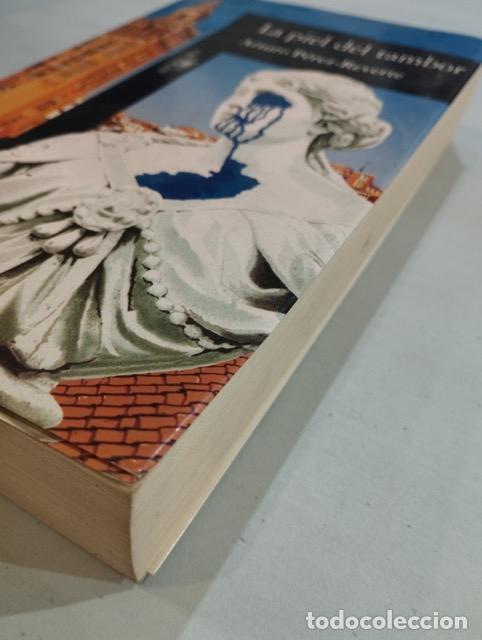 Libros: Arturo P&eacute;rez-Reverte - La piel del tambor - Foto 2
