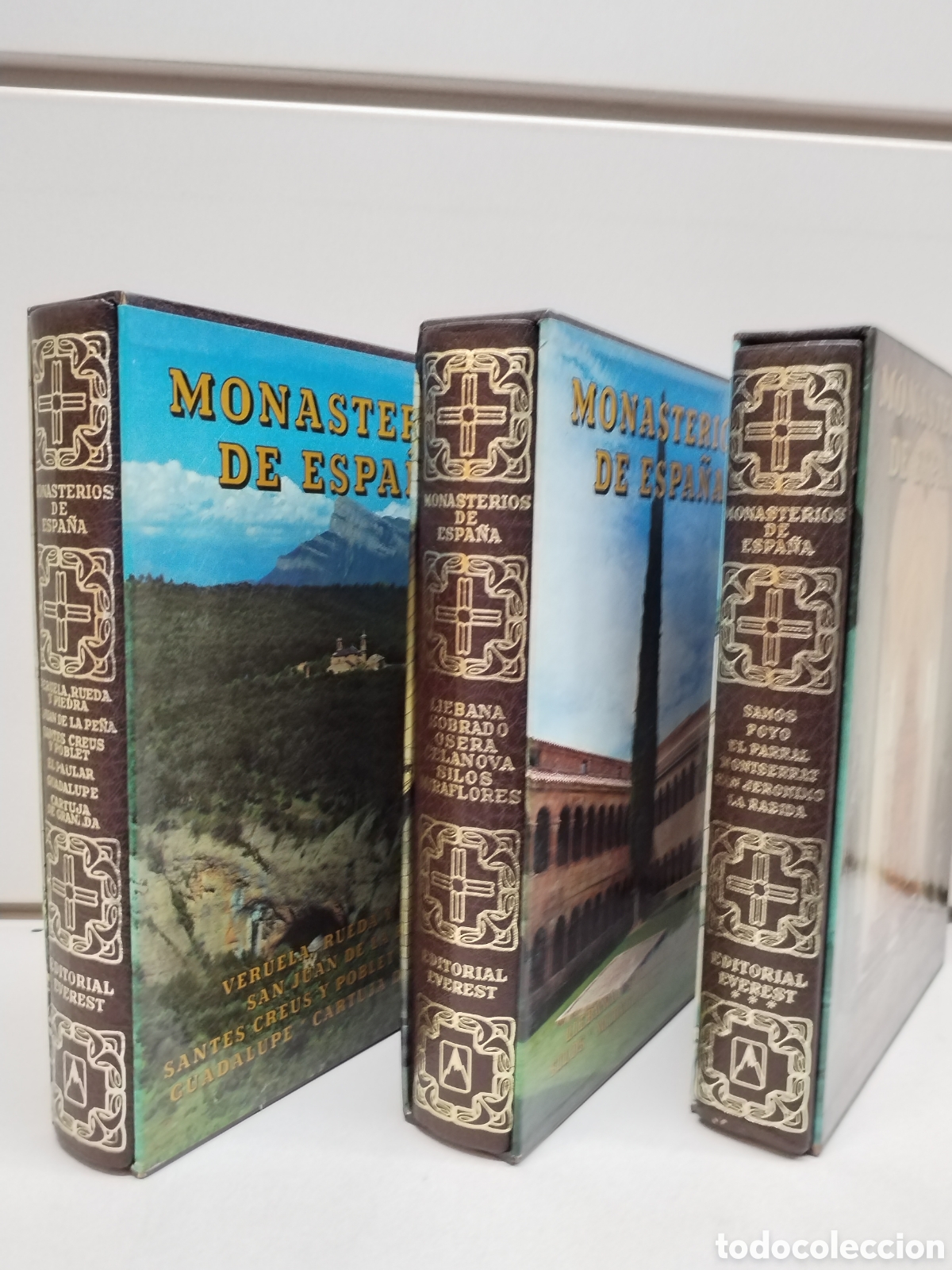 Libros: MONASTERIOS DE ESPA&Ntilde;A (3 TOMOS CON ESTUCHE ILUSTRADO) - VV.AA. - Foto 1