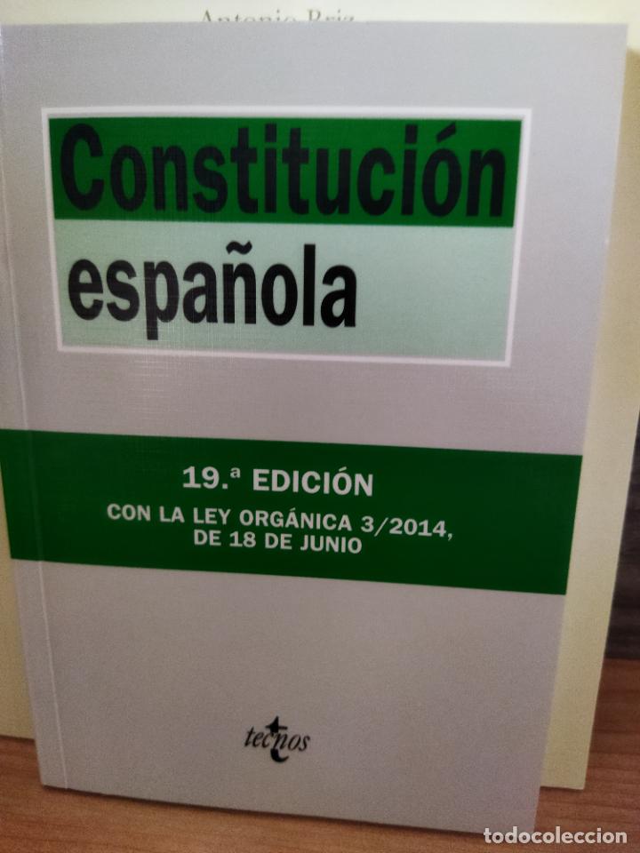 Libros: Constituci&oacute;n espa&ntilde;ola - Foto 1