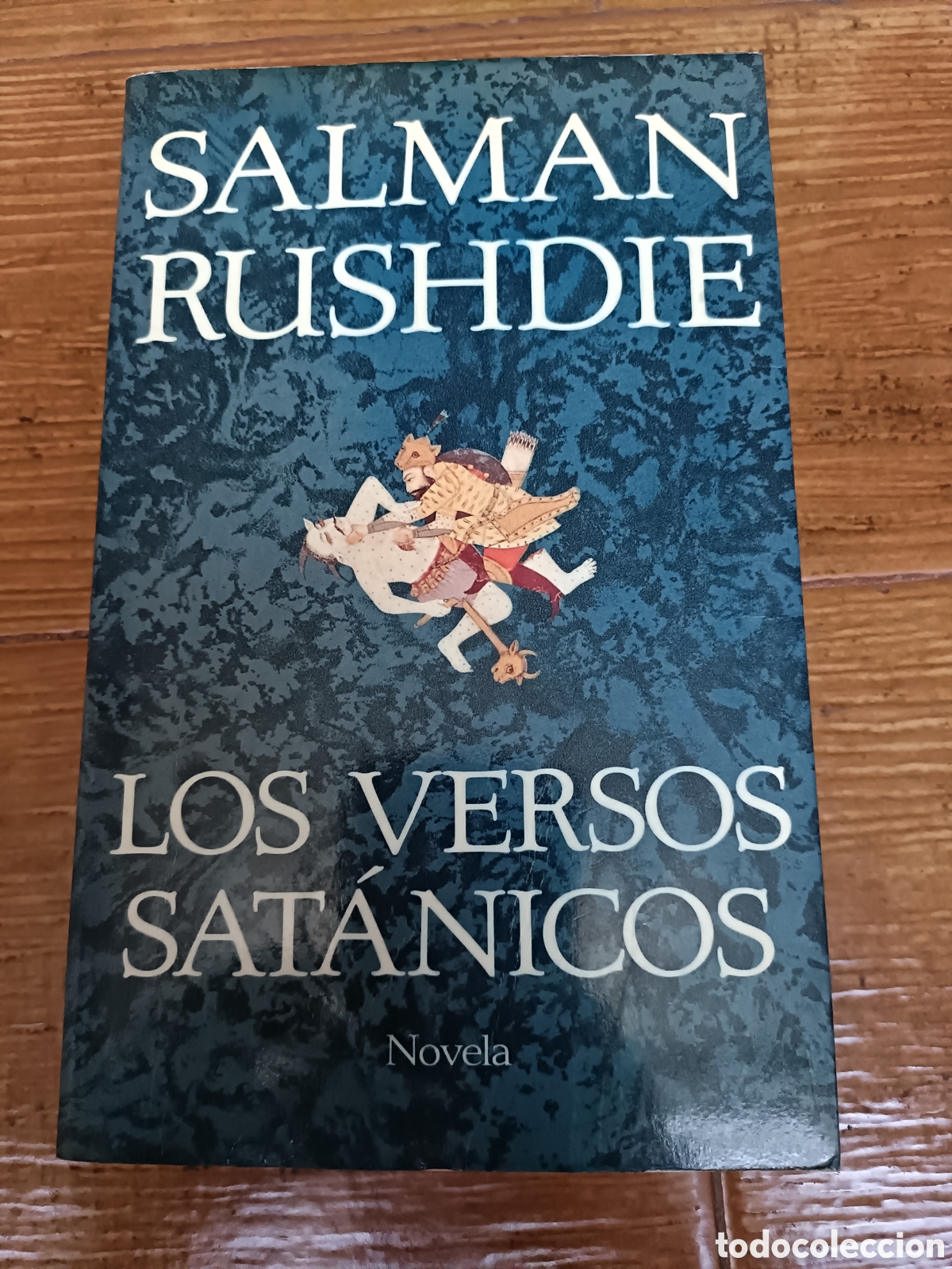 Libros: Libro Los Versos Sat&aacute;nicos -Salman Rushdie- (1&deg; Edici&oacute;n 1.989) - Foto 1