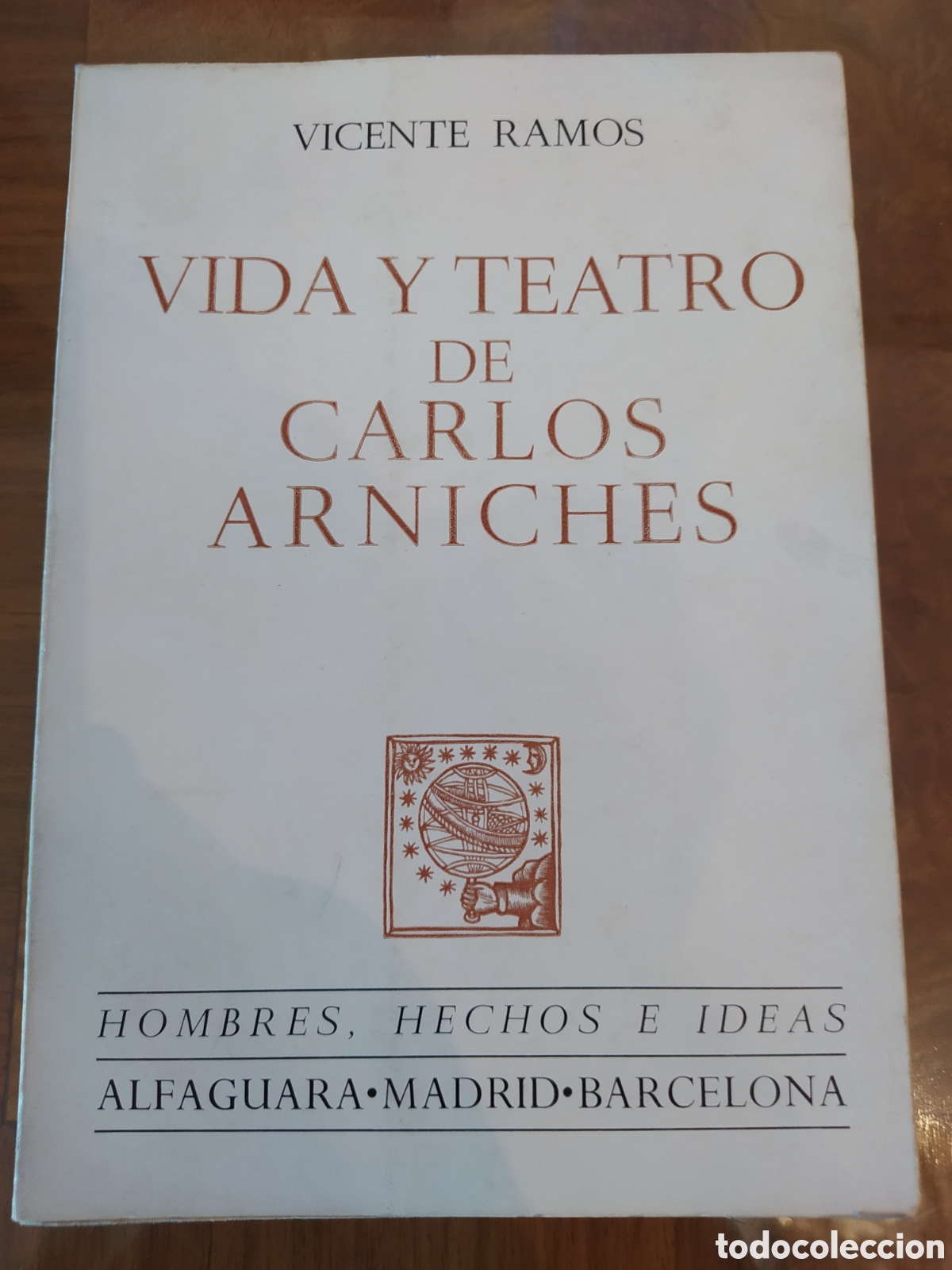 Libros: Vida y teatro de Carlos Arniches. - Foto 1