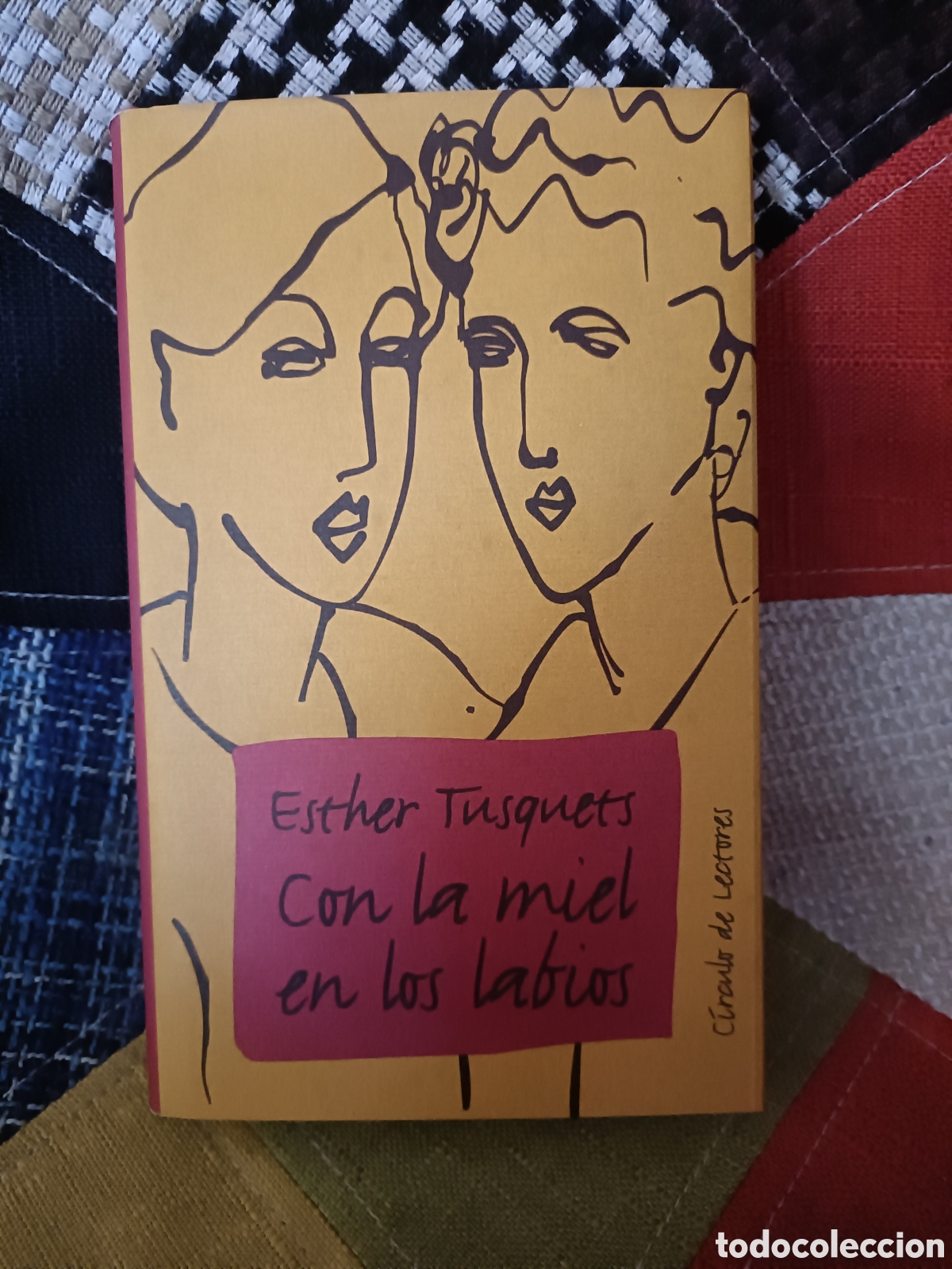 Libros: Libro Con la miel en los labios -Esther Tusquets- - Foto 1