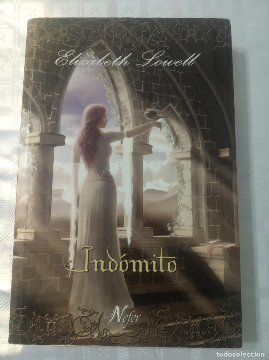 Libros: INDOMITO ( ELIZABETH LOWELL ) - Foto 1