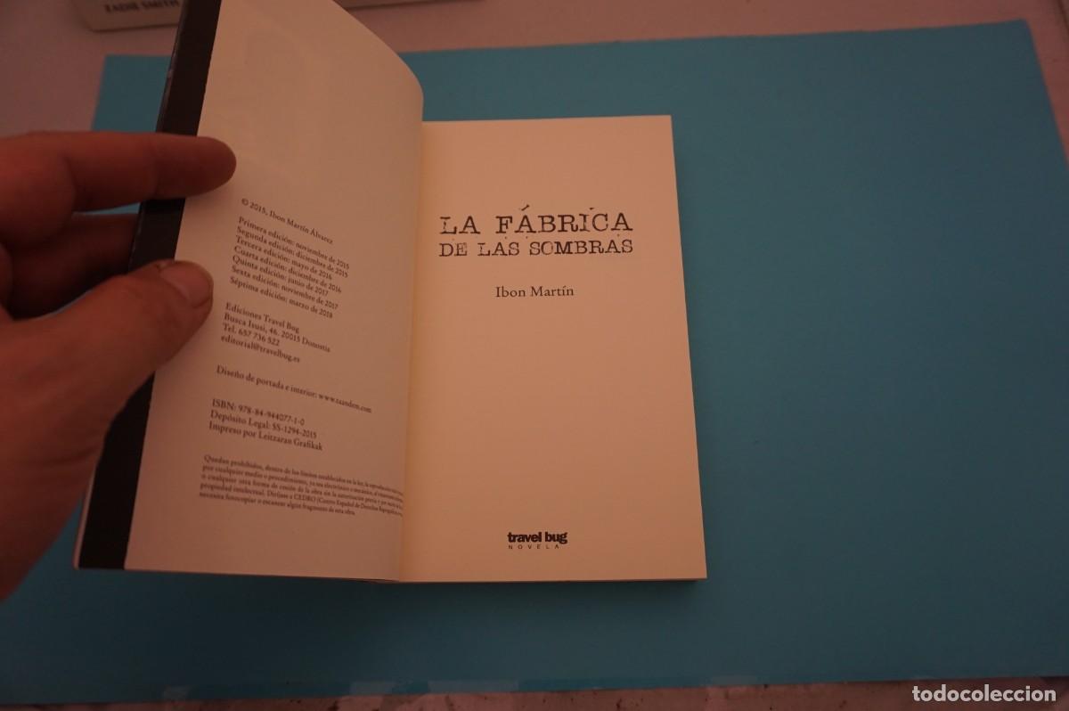Libros: 7B/ LA FABRICA DE LAS SOMBRAS - IBON MARTIN / TRAVEL BUG - Foto 2