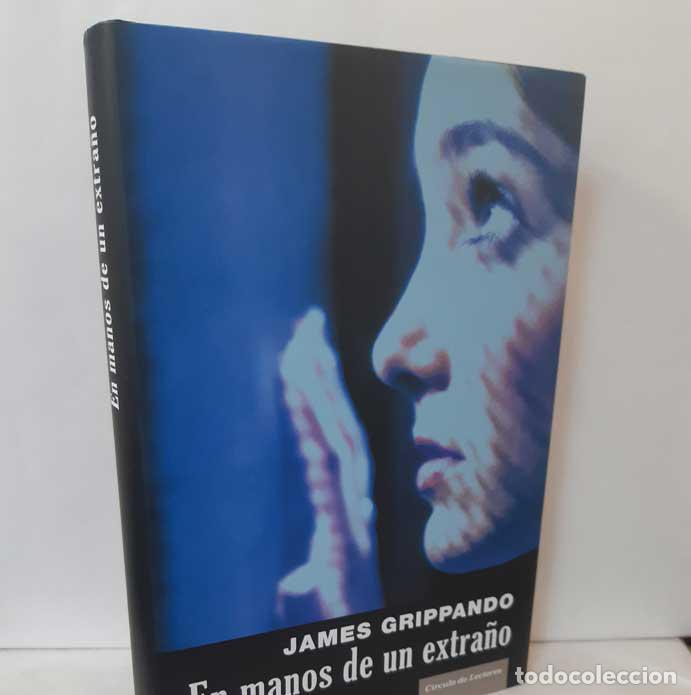 Libros: EN MANOS DE UN EXTRA&Ntilde;O - GRIPPANDO, JAMES - Foto 1