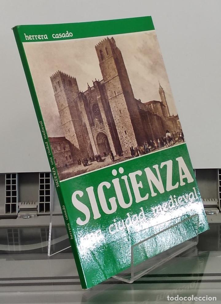 Libros: Sig&uuml;enza, una ciudad medieval - Herrera Casado - Foto 1