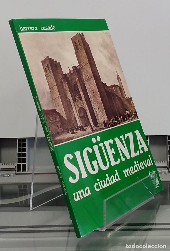 Libros: Sig&uuml;enza, una ciudad medieval - Herrera Casado - Foto 1