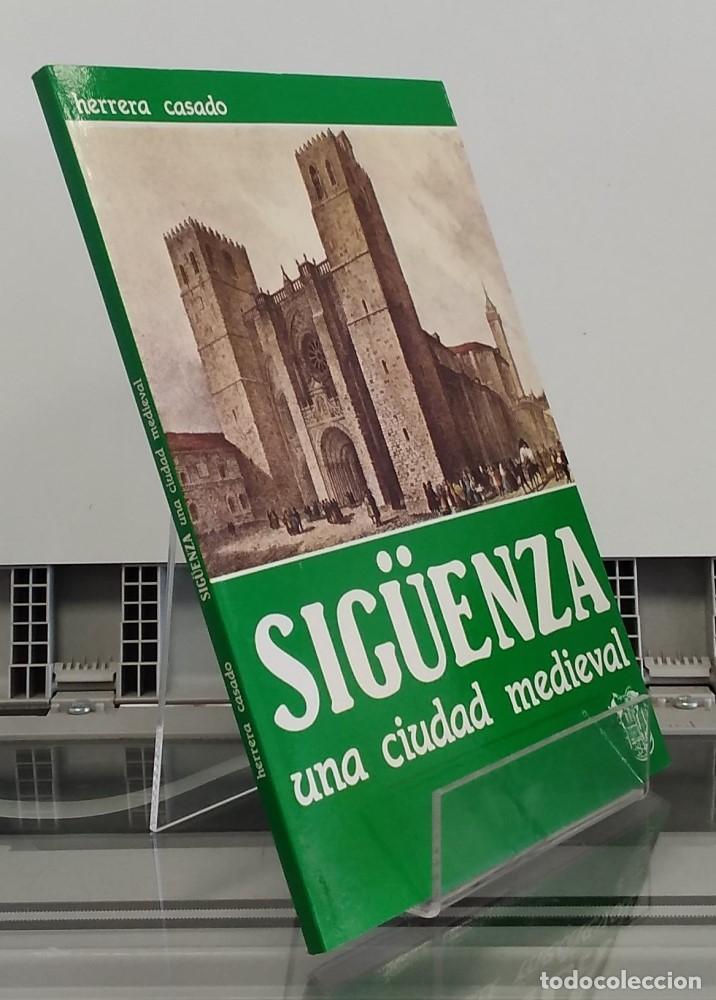 Libros: Sig&uuml;enza, una ciudad medieval - Herrera Casado - Foto 1