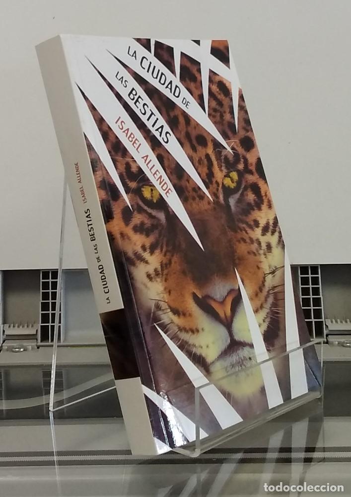 Libros: (como NUEVO) La ciudad de las bestias - Isabel Allende - Foto 1