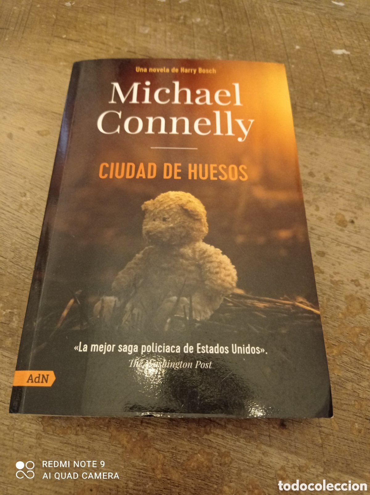 CIUDAD DE HUESOS. CONNELLY, MICHAEL. Libro en papel. 9789586891363 Tornamesa