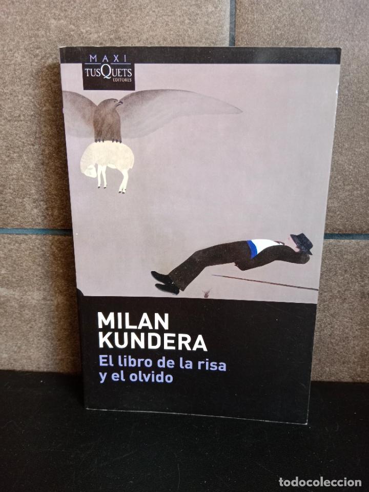 Libros: El libro de la risa y el olvido: 8 (MAXI). Milan Kundera. - Foto 1