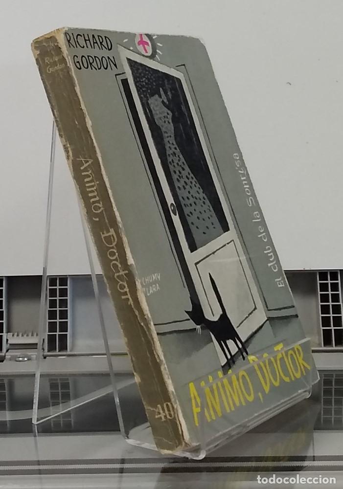 Libros: &Aacute;nimo, doctor (primera edici&oacute;n) - Richard Gordon - Foto 1