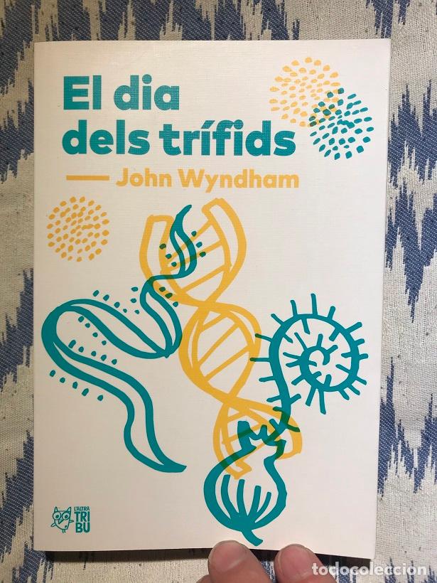 Libros: El dia dels tr&iacute;fids - John Wyndham - Foto 1
