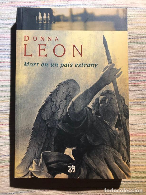 Libros: Mort en un pa&iacute;s estrany - Donna Leon - Foto 1