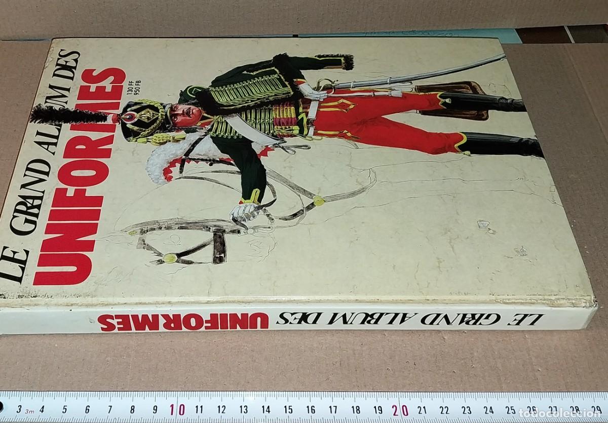 Libros: LIBRO EL GRAN ALBUM DE LOS UNIFORMES. A&Ntilde;O 1986. EN FRANC&Eacute;S - Foto 1