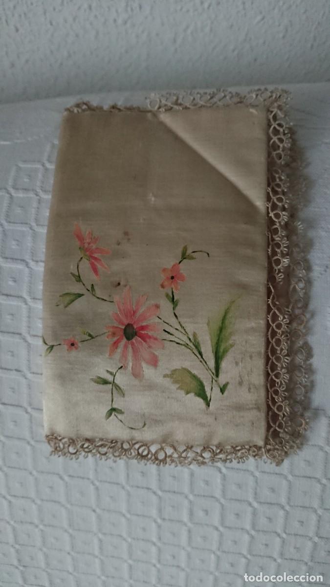 Libros: Libro/bolsa de tela pintada a mano y encaje frivolit&eacute;
