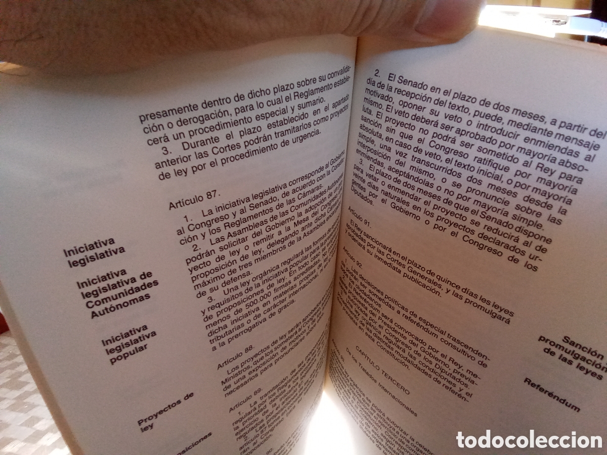 Libros: Peque&ntilde;o libro &rdquo;CONSTITUCION ESPA&Ntilde;OLA 1978&rdquo; - Foto 2