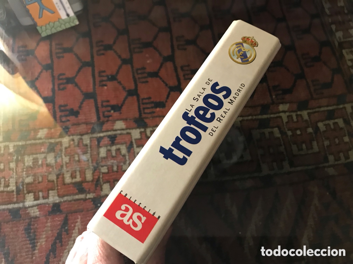 Libros: La sala de trofeos del Real Madrid. Colecci&oacute;n As. Como nuevo - Foto 2