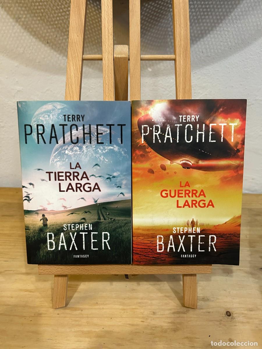Libros: TERRY PRATCHETT Y STEPHEN BAXTER- LA TIERRA LARGA Y LA GUERRA LARGA- 2 TOMOS - Foto 1