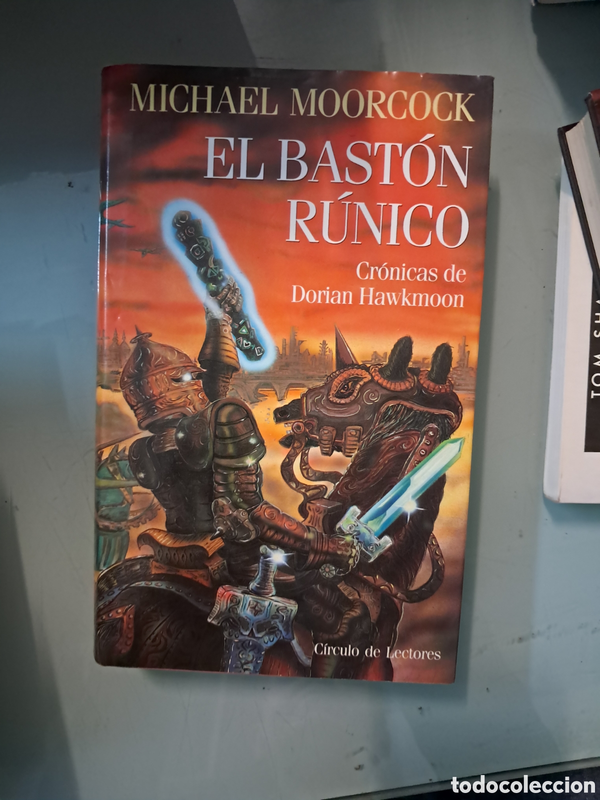 Libros: Michael Moorcock, El basti&oacute;n rubio, C&iacute;rculo de Lectores - Foto 1