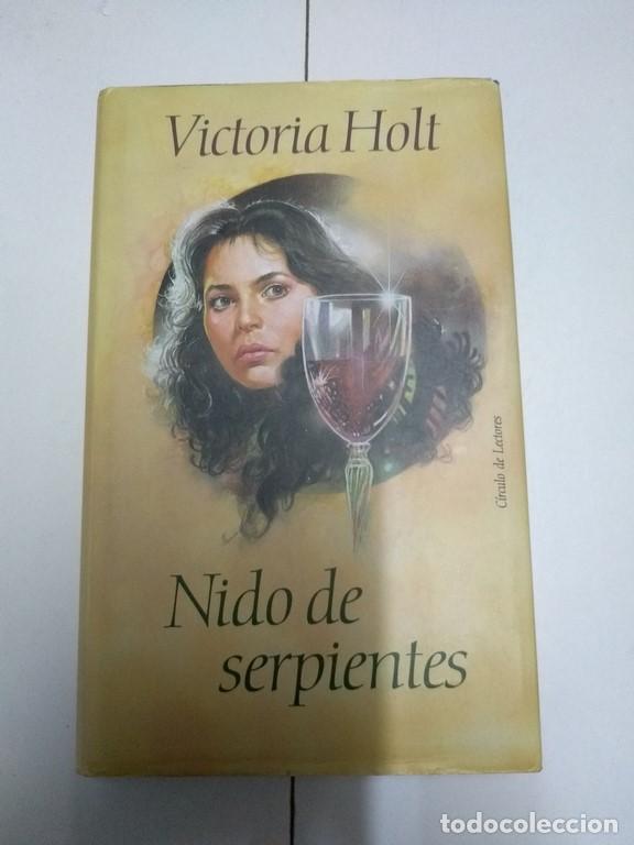 Libros: Nido de serpientes - Victoria Holt - Foto 1